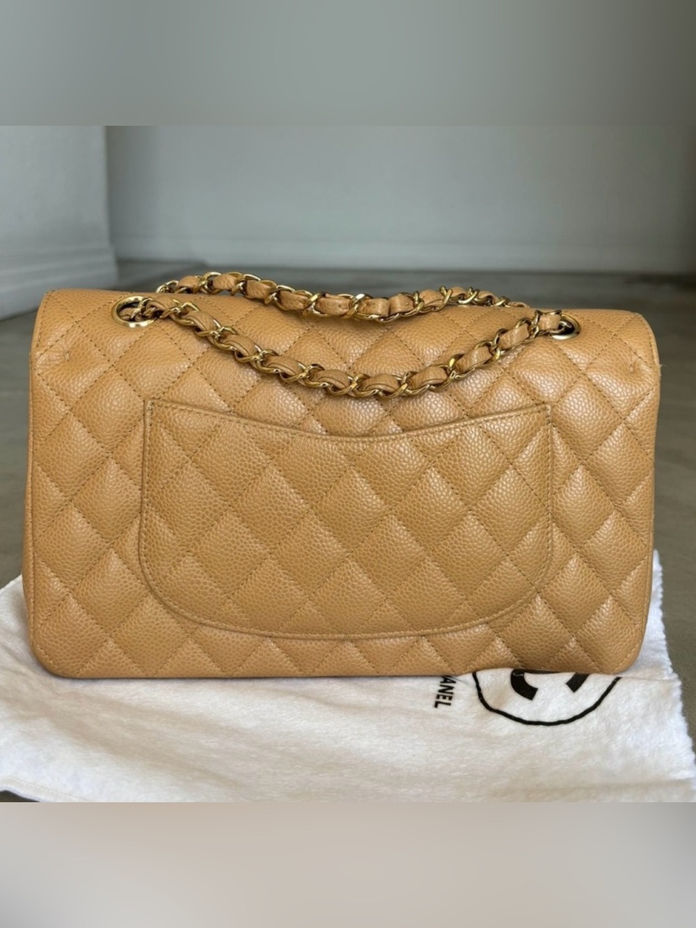 🦄 Vintage Chanel Classic Flap Dark Beige Caviar 24K Gold Hardware - Picture 5 of 9